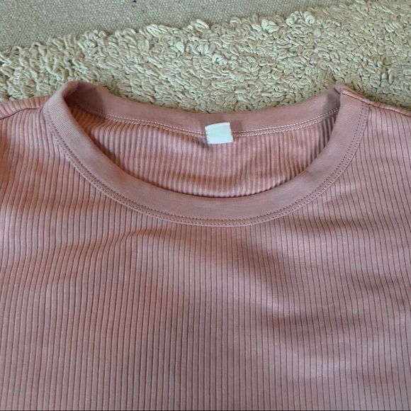UNIQLO PINK RIBBED SHORT SLEEVES TEE - S - Picture 4 of 10